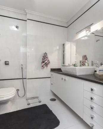 Imagem Apartamento com living para 2 ambientes, 3 dormitórios, sendo 1 suíte, banheiro social, copa-cozin...