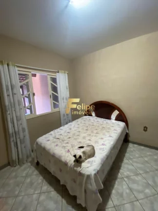 Imagem CASA À VENDA NA PONTA DA FRUTA COM 3 QUARTOS SENDO 1 SUÍTE