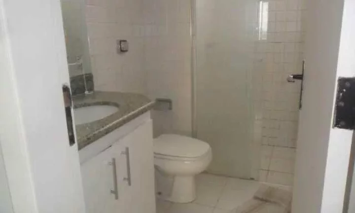 Imagem Tudo isso com localização privilegiada, próximo a escolas, supermercados, hospitais e faculdades.
