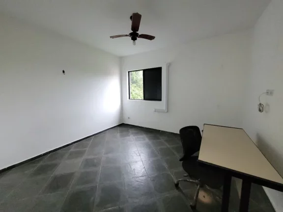 Imagem PITANGUEIRAS – NA QUADRA DA PRAIA, APARTAMENTO AMPLO, CLARO E SUPER AREJADO, LAZER NO PRÉDIO E 02 VAGAS DE GARAGEM.