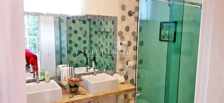 Imagem Pousada à venda em Campos do Jordão próxima à Ducha de Prata | Alto padrão e vista para as montanhas