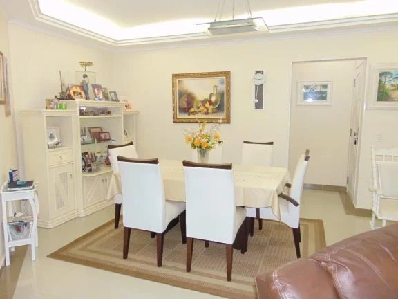 Imagem Praia de Pitangueiras,Amplo Apartamento com 132 Metros Úteis,Lazer,2 Garagens,Centrinho,Novo!