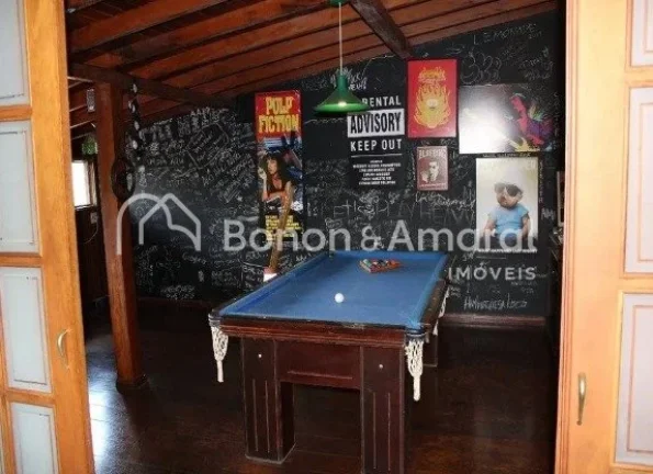 Imagem ...#34;Espaçoso Sobrado de 3 Dormitórios com Suíte e 4 Vagas em Rua Tranquila de Sousas...#34;