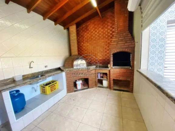 Imagem Espaçosa Casa Isolada à Venda no Ocian, Praia Grande - 4 Quartos e Piscina