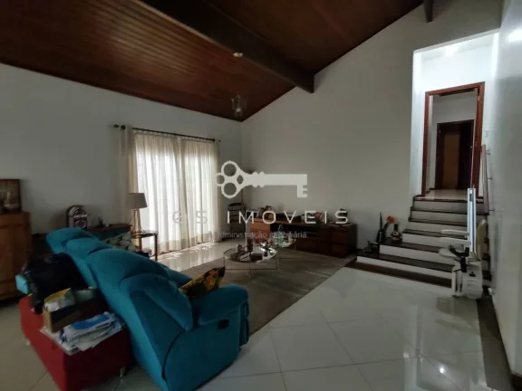Imagem Casa à venda na Granja Viana – 3 dormitórios, 1 suíte !