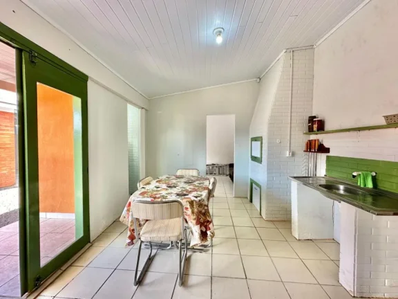 Imagem Casa 2 Dormitórios - Bairro Araçá