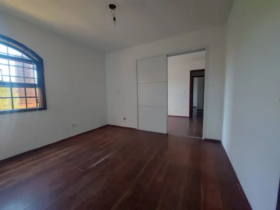 Imagem Casa Térrea para Locação Comercial na Granja Viana