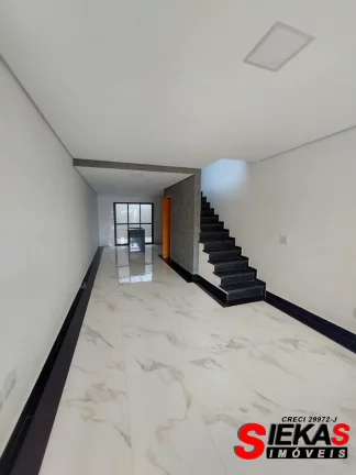 Imagem Imperdível! Casa à venda em São Paulo-SP, Vila São Geraldo: 3 quartos, 1 suíte, 2 salas, 3 banheiros, 2 vagas de garagem, 130m².