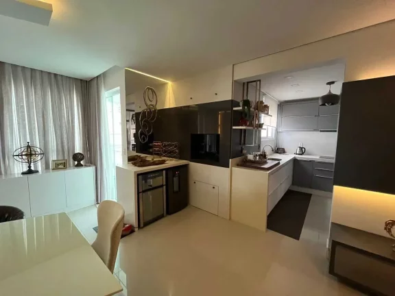 Imagem Apartamento alto padrão com 3 suítes e 3 vagas de garagem em Balneário Camboriú/SC