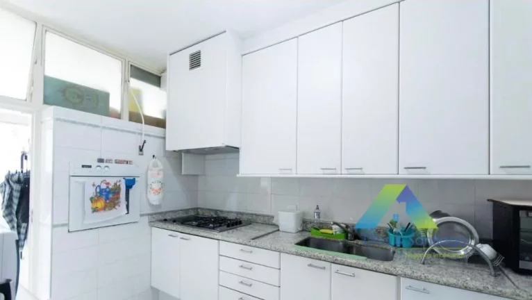 Imagem CERQUEIRA CESAR Apartamento 238M², 4 dormitórios, 2 vagas, a 3 minutos da estação do metro Consolação ótima localização e valor !!!
