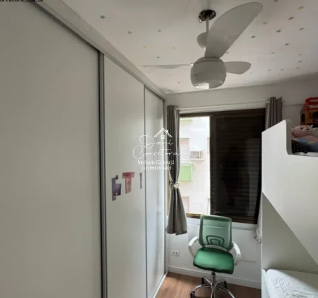 Imagem Aluguel de apartamento no Jardim Astúrias, Guarujá-SP: 2 quartos, 1 suíte, 2 salas, 2 banheiros, 1 vaga de garagem, 85m² de área.