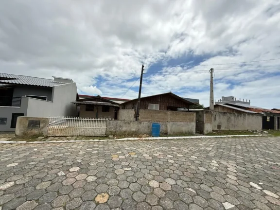 Imagem Terreno à venda na praia de Gravatá em Navegantes, oportunidade única com a Imobiliária Adriano Carpes.