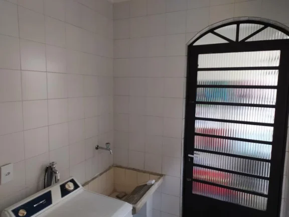 Imagem Sobrado para Venda por R$800.000,00 com 250m², 3 dormitórios, 2 vagas e 4 banheiros - Itaquera, São paulo / SP - Cód. BDI35613