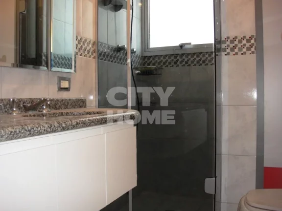 Imagem Apartamento reformado super espaçoso com 240m², 04 dormitórios ( 2 suítes ) e 2 vagas na garagem...