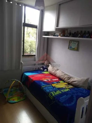 Imagem Francisco Egito vende Bom apartamento todo reformado,piso laminado na sala e nos quartos,banheiro com armário e box tipo blindex,sala ampla,cozinha m