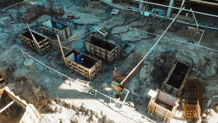 Imagem Apartamento na planta com 4 dormitórios sendo 2 suítes e 2 vagas no bairro Meia Praia em Itapema