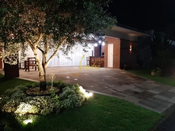 Imagem Excelente Casa no Condomínio Malibu! Com 04 suites