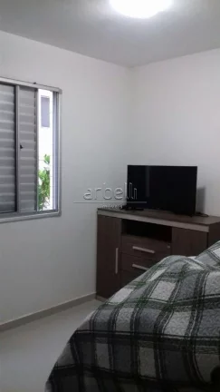 Imagem Apartamento térreo com 48 metros quadrados, com dois quartos com piso em porcelanato e teto rebaixa...