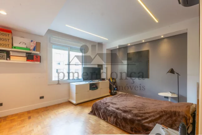 Imagem Apartamento reformado em edifício clássico da Av Angélica, ao lado da Praça Buenos Aires.