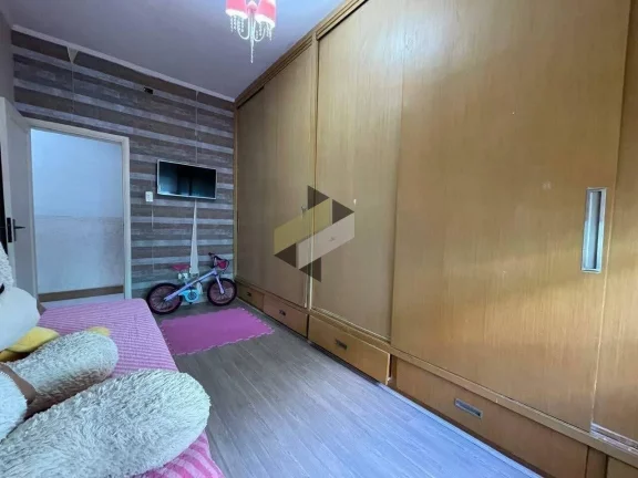 Imagem Casa Sobreposta para Venda em Santos, Encruzilhada, 2 dormitórios, 2 banheiros