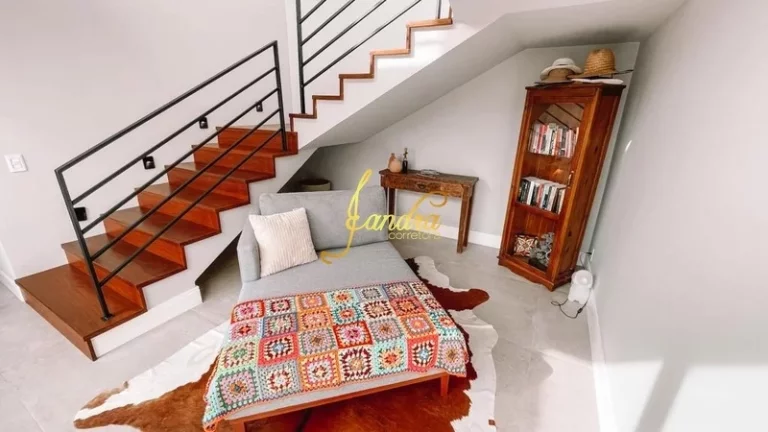 Imagem Casa térrea com 3 suítes e beira de lago com piscina