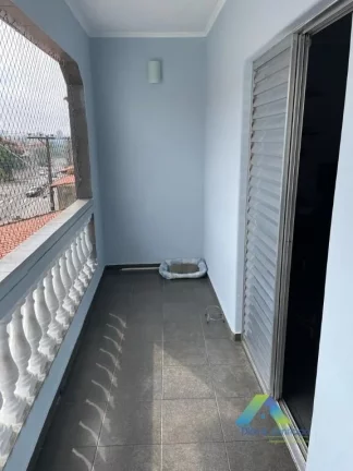 Imagem SANTO ANDRÉ Sobrado 280M², 3 dormitórios, 2 vagas, espaço gourmet, com ótima localização e valor !!!