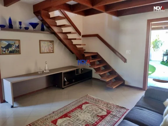 Imagem Apresentando uma oportunidade única de residência em Interlagos, esta luxuosa casa duplex de 360m2...