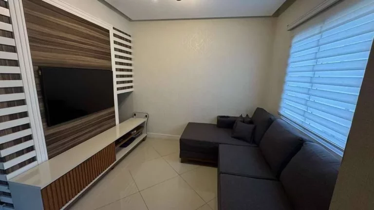 Imagem Cond. Village Wimblendon - 3 dorms / 1 ste, quintal privativo!