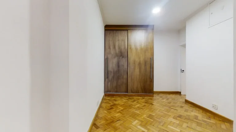 Imagem Apartamento 140M², 3Q, 1 Suíte, 2 Banheiros, 1 Vaga, Academia, Armários.