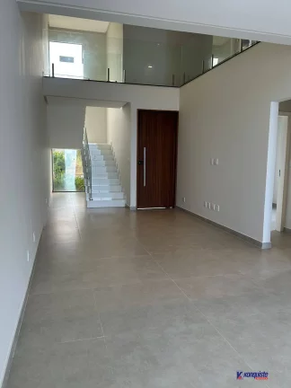 Imagem VENDO CASA 4/4 SENDO TRÊS SUIT EM CONDOMÍNIO - SIM