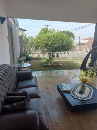 Imagem Excelente Casa à Venda no Coliseu em Londrina - 3 dormitórios - 2 suítes - Edícula com churrasqueira - R$920.000,00