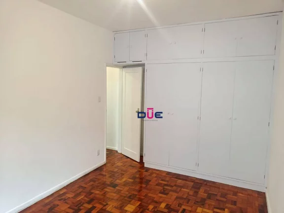 Imagem Apartamento Reformado com 3 Dormitórios e Garagem Privativa em Santos