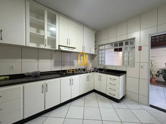 Imagem Casa 3 quartos, Setor Jardim Nova Era, 550.000,00

A casa possui:

- Sala;
- 3 quartos, sendo 1 suit...