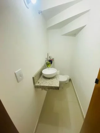 Imagem Sobrado com 3 dormitórios à venda, 90 m² por R$ 435.000,00 - Vila Lavínia - Mogi das Cruzes/SP
