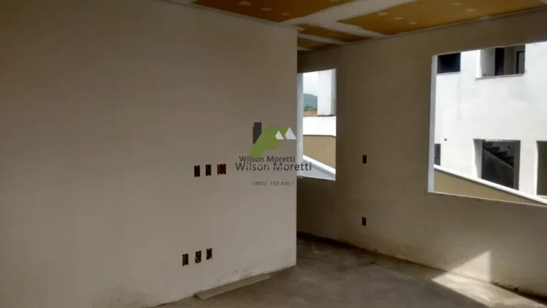 Imagem Casa na fase de Acabamento em Condomínio