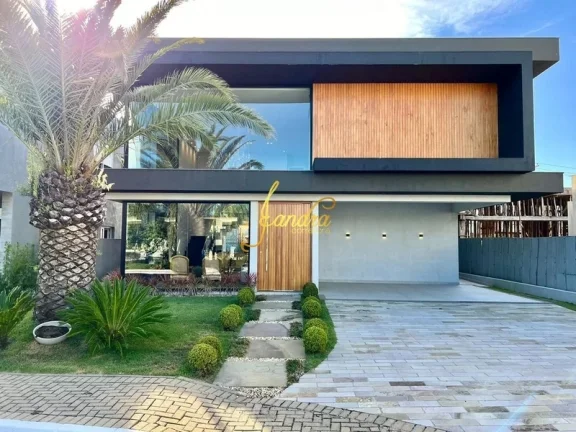 Imagem Sobrado em condomínio fechado com 04 suites mobiliada e decorada