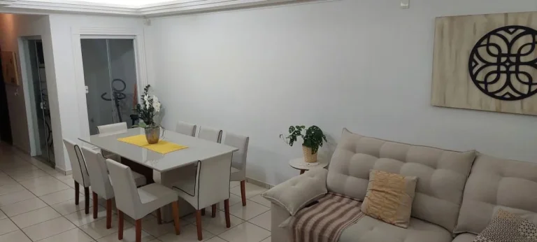 Imagem Imperdível! Casa à venda em Sorocaba-SP, no bairro Wanel Ville, com 3 quartos, 1 suíte, 2 salas, 1 banheiro, 3 vagas de garagem e 219m².