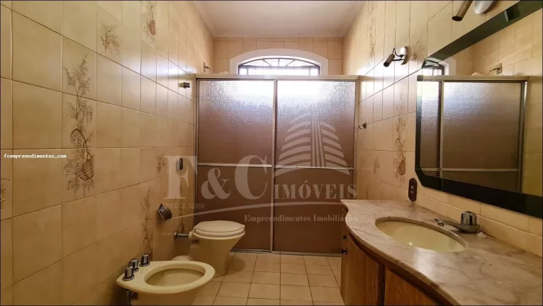 Imagem Casa para Venda em Limeira, Centro, 4 dormitórios, 2 suítes, 2 banheiros, 4 vagas