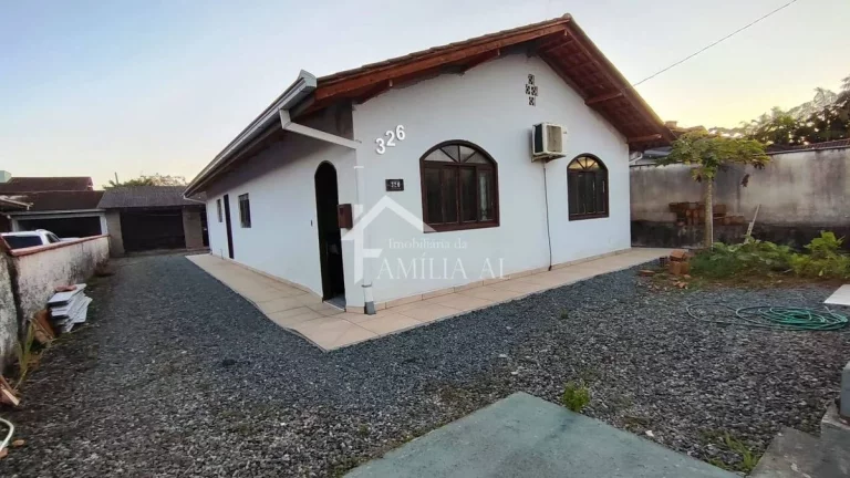 Imagem Casa Espinheiros Parcialmente Averbada