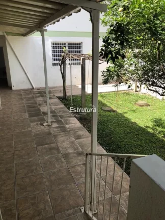 Imagem Linda casa de cinco dormitórios no bairro Nossa Senhora de Lordes.