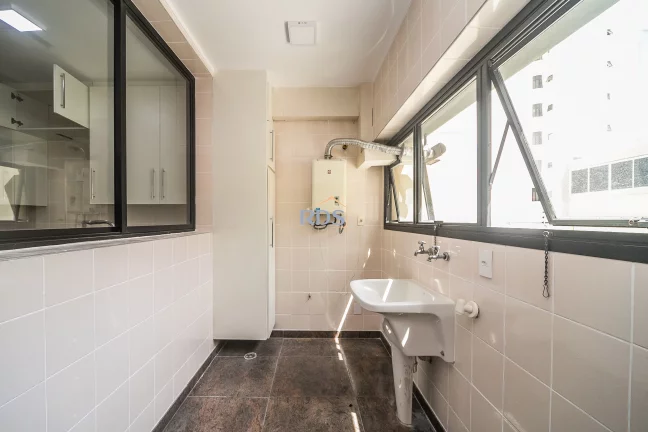 Imagem Venda de apartamento reformado com 4 dormitórios, sendo 2 suítes e duas vagas.