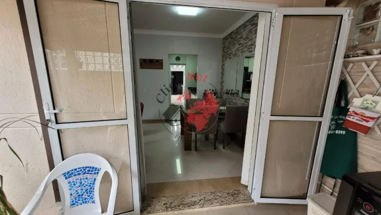 Imagem Lindo sobrado à venda, reformado recentemente e pronto para morar no bairro Demarchi, São Bernardo do Campo com 3 dormitórios, sendo 1 suíte, 2 vagas, 100 m².