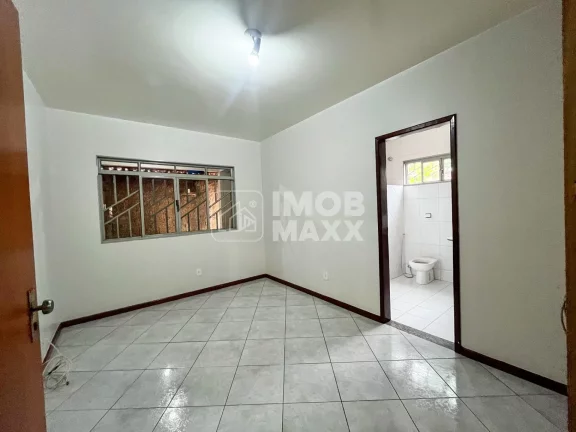 Imagem Venda Rua 3 Casa Vicente Pires 3 quartos 2 suítes 3 banheiros terreno grande.
