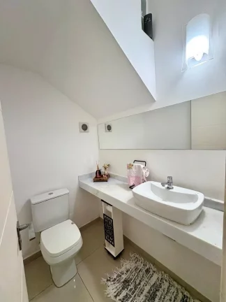 Imagem Sobrado à venda com 3 quartos, sendo 1 suíte, no condomínio Rio Preto, Atibaia - SP