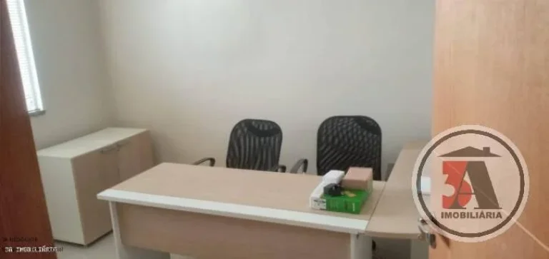 Imagem Prédio Comercial no Centro de PVH