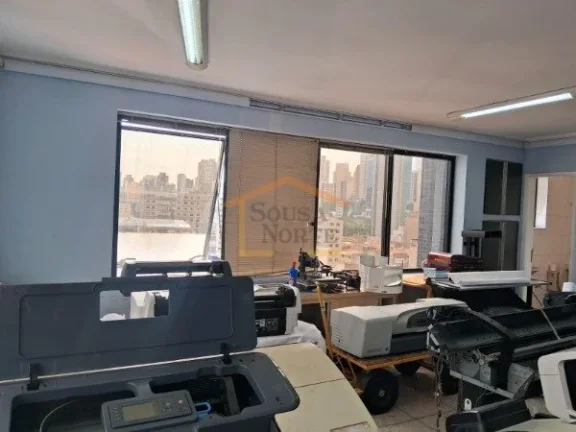 Imagem Sala Comercial, próximo ao metrô, 35m², copa/cozinha, armário embutido, 1 banheiro; 1 vaga de ga...