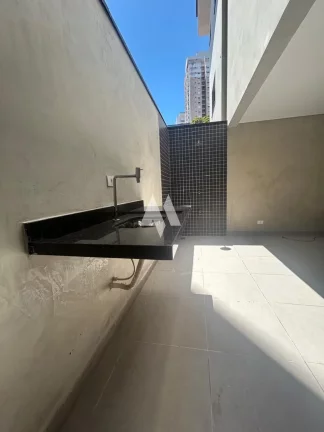 Imagem Linda casa em condomínio novo com acabamento impecável