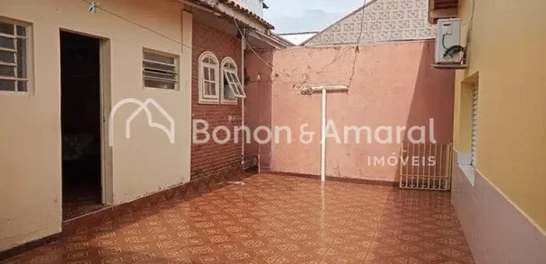 Imagem Casa com 04 Quartos e Edícula à Venda no Taquaral