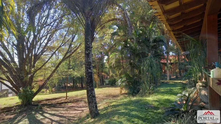Imagem Oportunidade para falar em seu ouvido! Casa a Venda Terreno plano com 2500 m² a venda em condomínio fechado de Nova Lima. Localização privilegiada