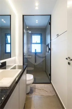 Imagem Apartamento à venda com 3 quartos, sendo 1 suíte, no condomínio Vn Capote Valente, São Paulo - SP